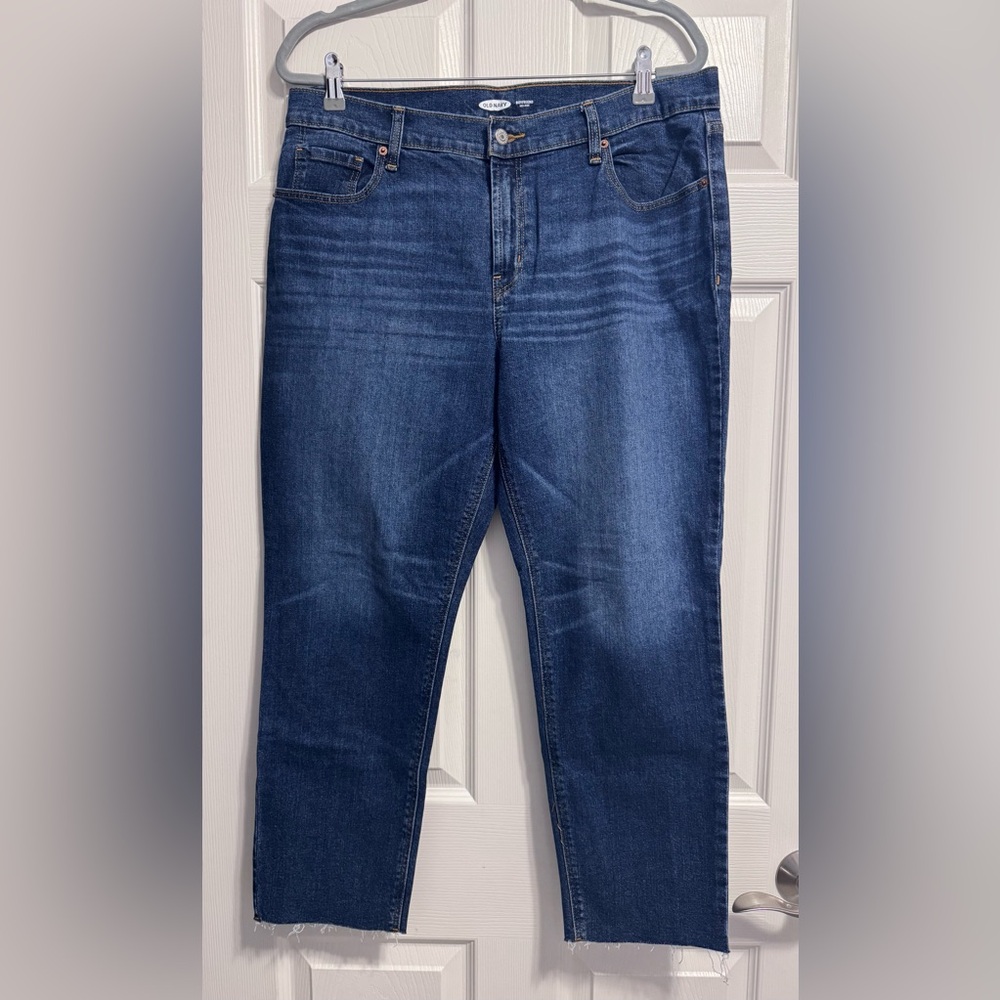 Old Navy Mid-Rise Boyfriend Jeans in Dark Blue - Ankle Length/Raw Edge